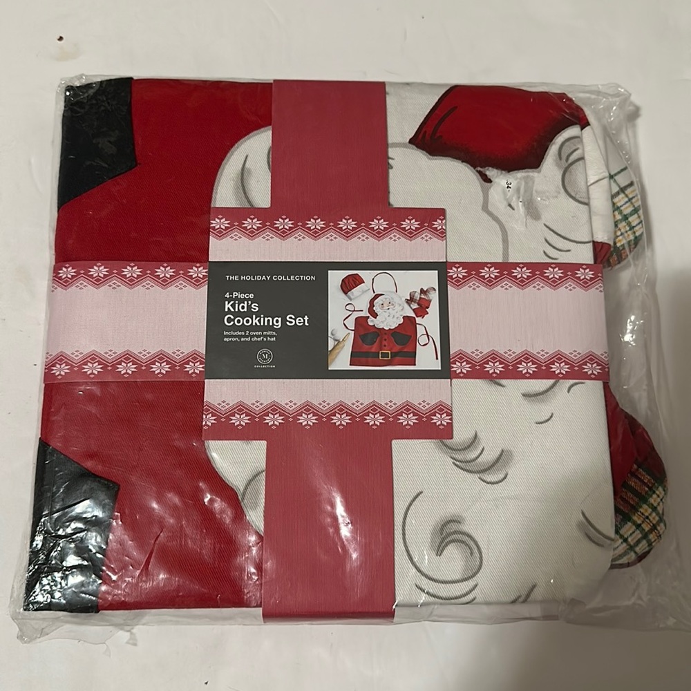 Martha Stewart Holiday collection 4 piece Cooking set